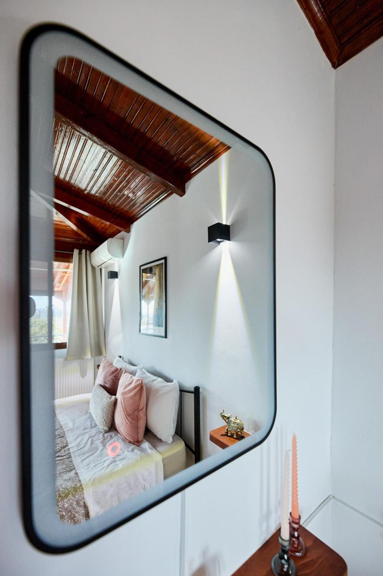 Taki'S Attic Apartment Agios Ilias  Bagian luar foto